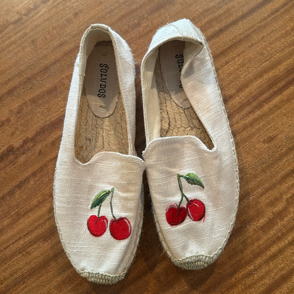 Soludos 7.5 women’s cherry and tan shoes